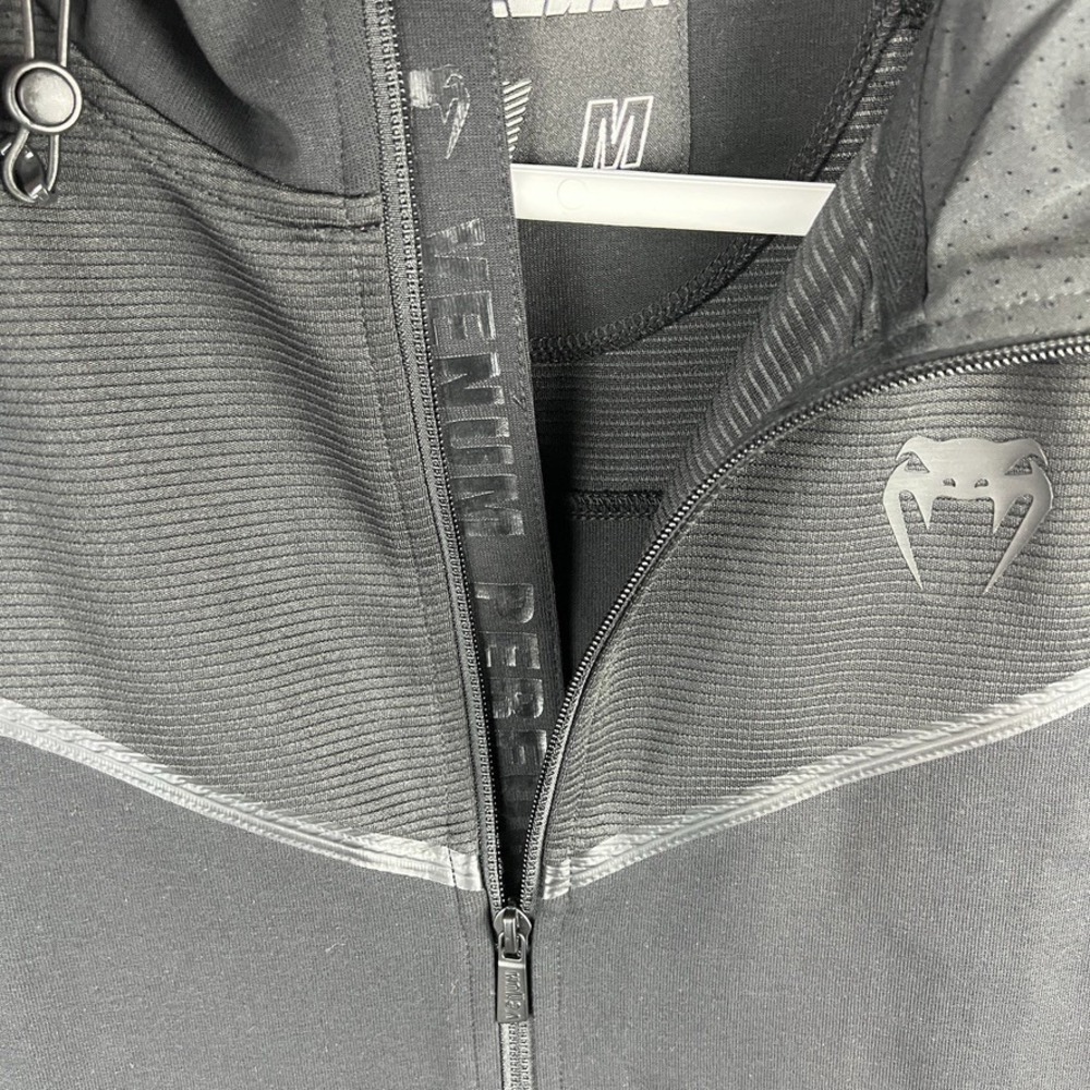 Venum Hoodie Mens Medium Black Full Zip Hooded Athletic MMA Zip Pockets‎ Jacket - Picture 3 of 12